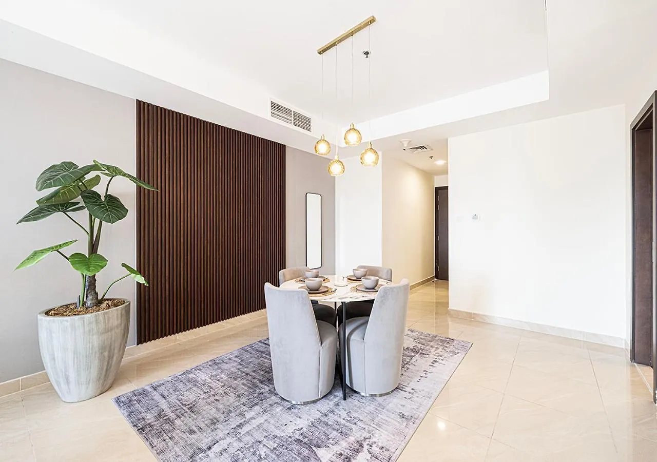Elegant 1-Bed Waterfront Living Villa Dubai Holiday home