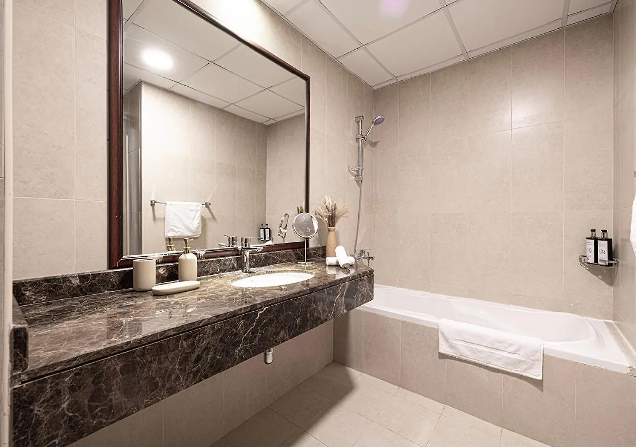 Elegant 1-Bed Waterfront Living Villa Dubai