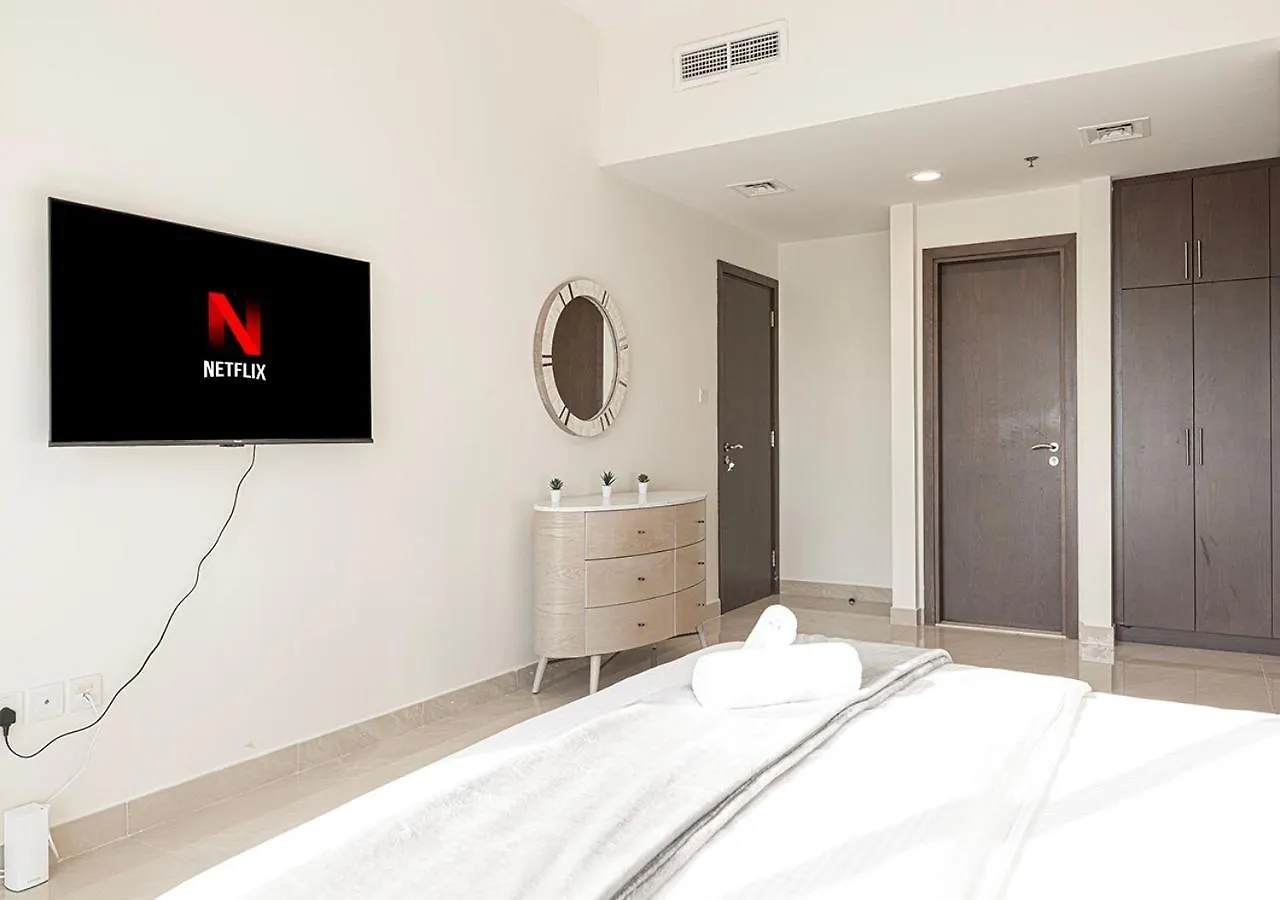 Elegant 1-Bed Waterfront Living Villa Dubai