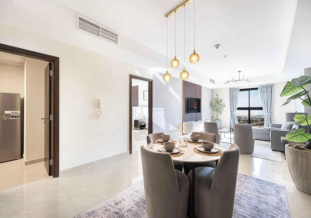 Elegant 1-Bed Waterfront Living Villa Dubai United Arab Emirates