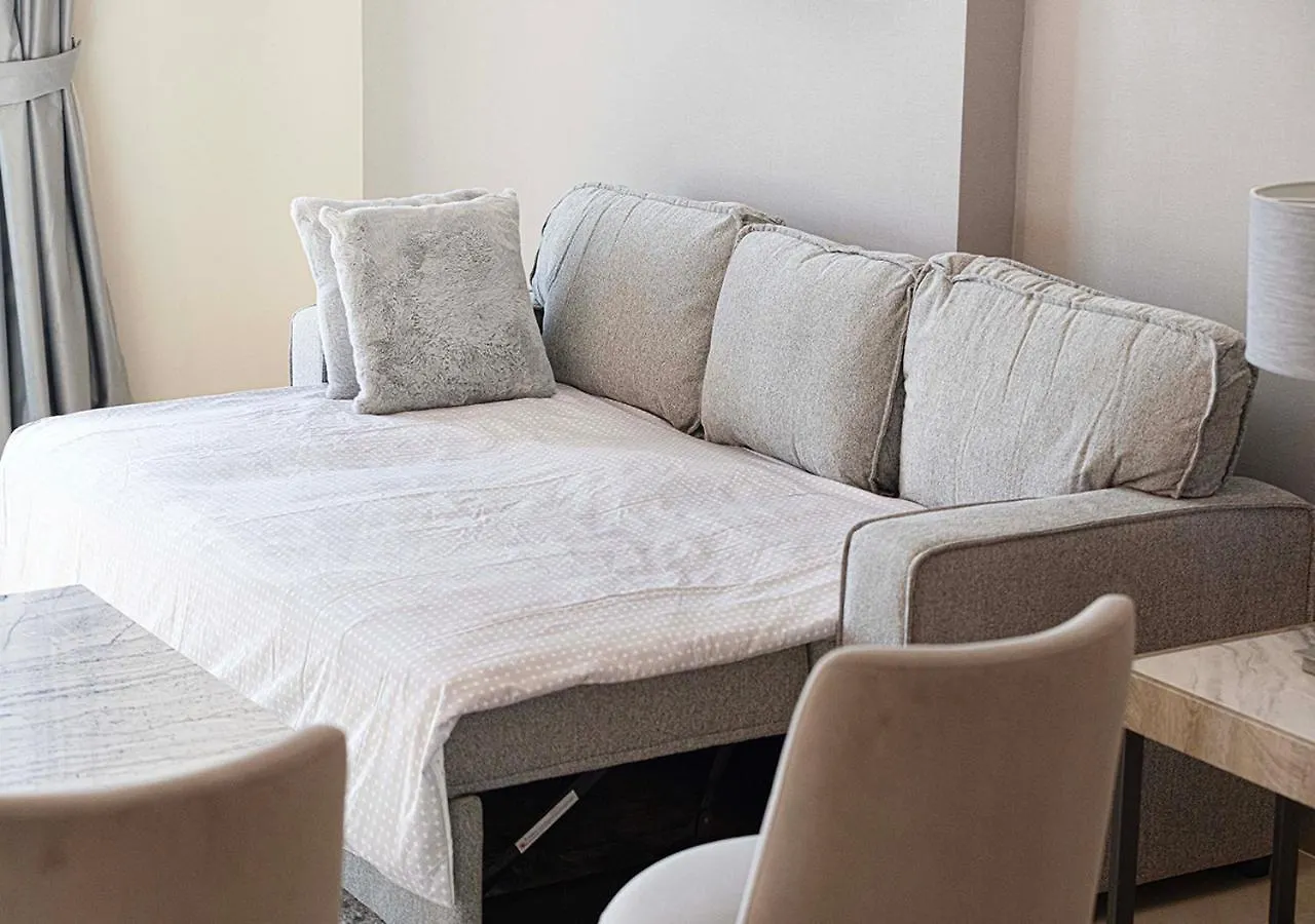 Elegant 1-Bed Waterfront Living Villa Dubai 0*,  United Arab Emirates