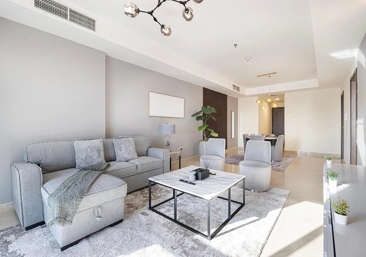 Elegant 1-Bed Waterfront Living Villa Dubai Holiday home