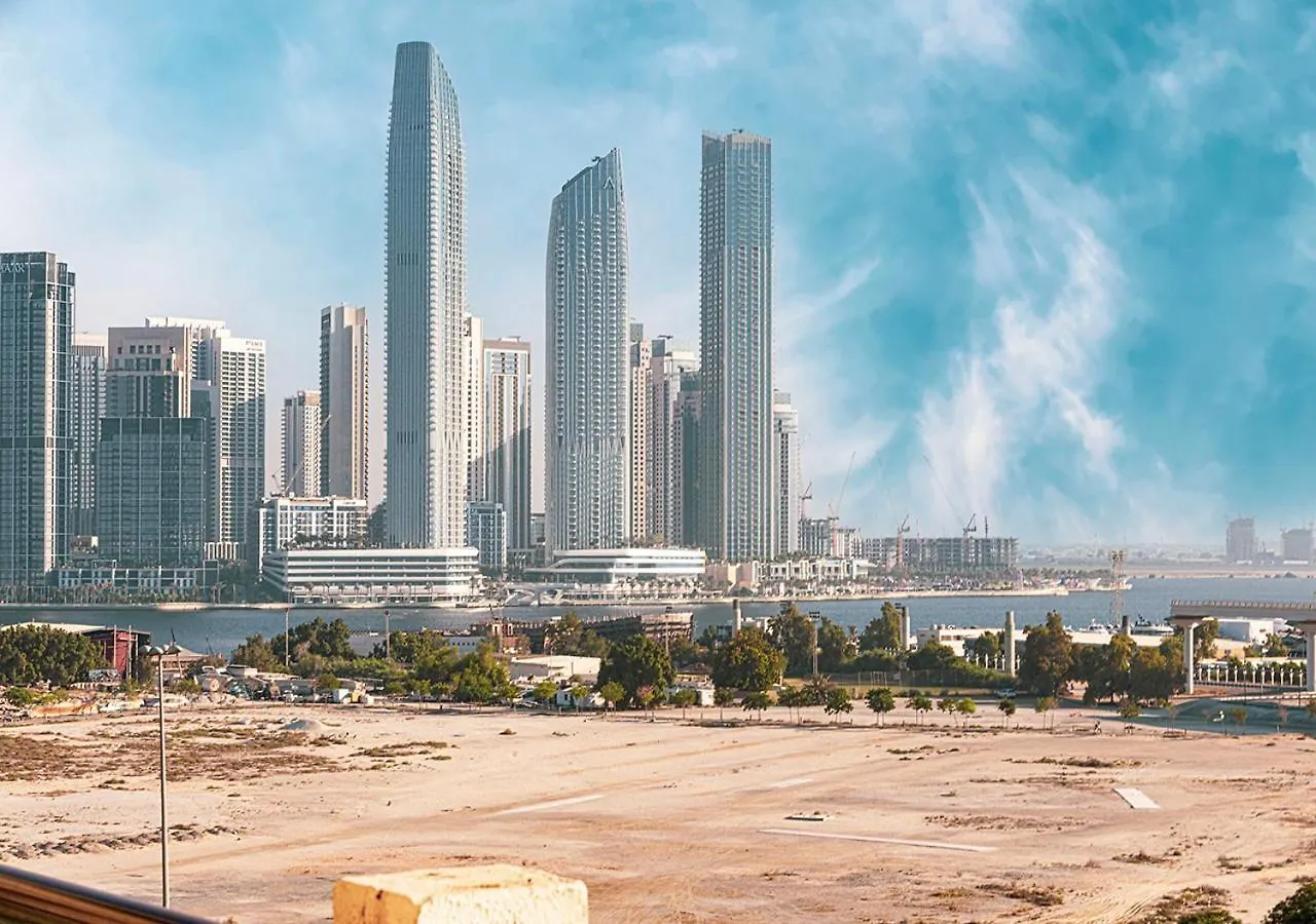 Elegant 1-Bed Waterfront Living Villa Dubai 0*,