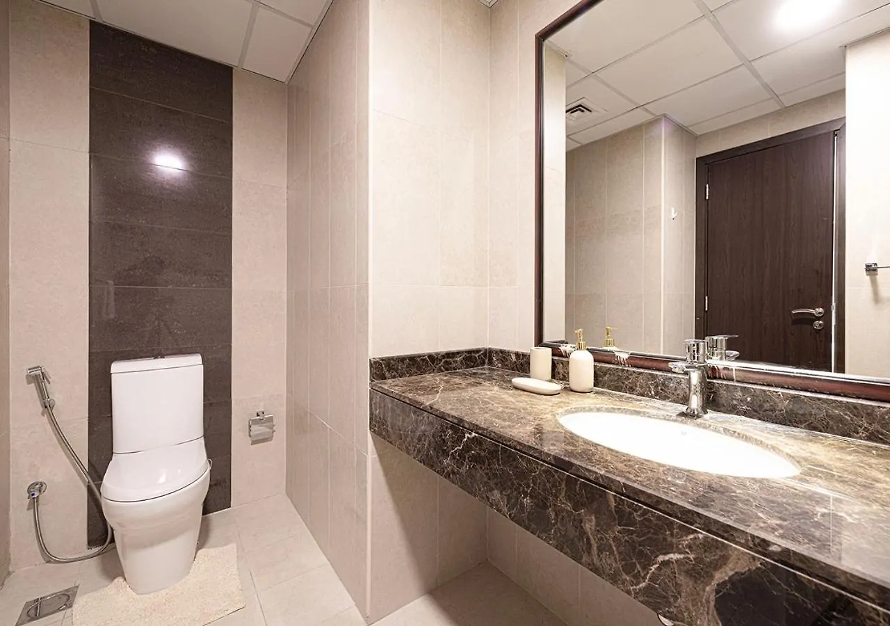 Elegant 1-Bed Waterfront Living Villa Dubai United Arab Emirates
